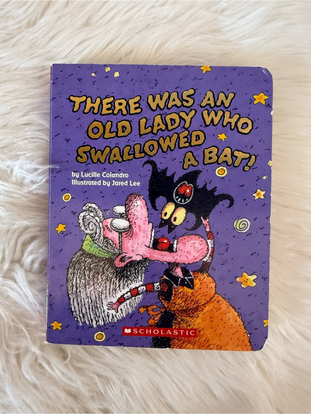 💫10/$25 • There Was An Old Lady Who Swallowed A Bat Boardbook